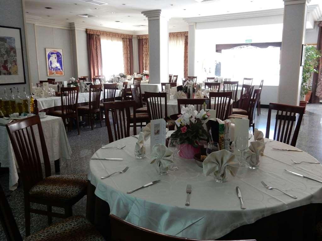 Astor Hotel Vintage 프로시노네 레스토랑 사진